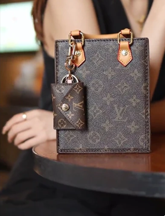 Fashionable keychains/hangings L-003