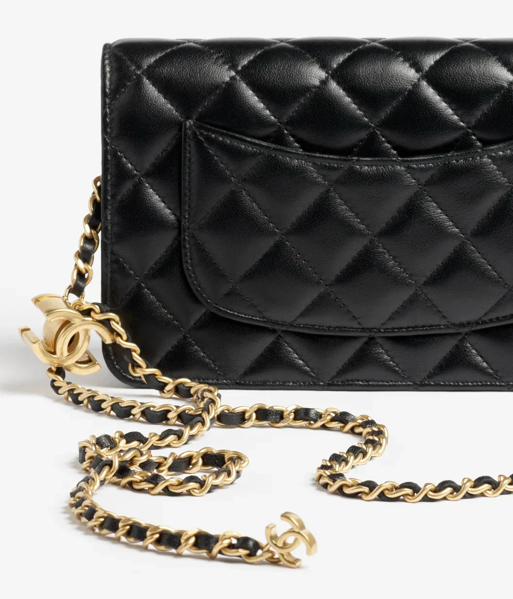 Wallet On Chain Shiny Lambskin Pearls Gold Tone Metal