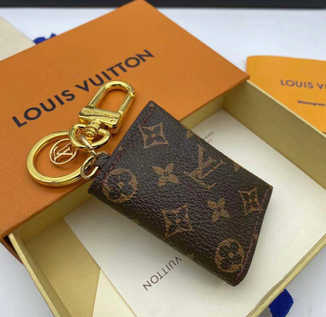 Fashionable keychains/hangings L-003