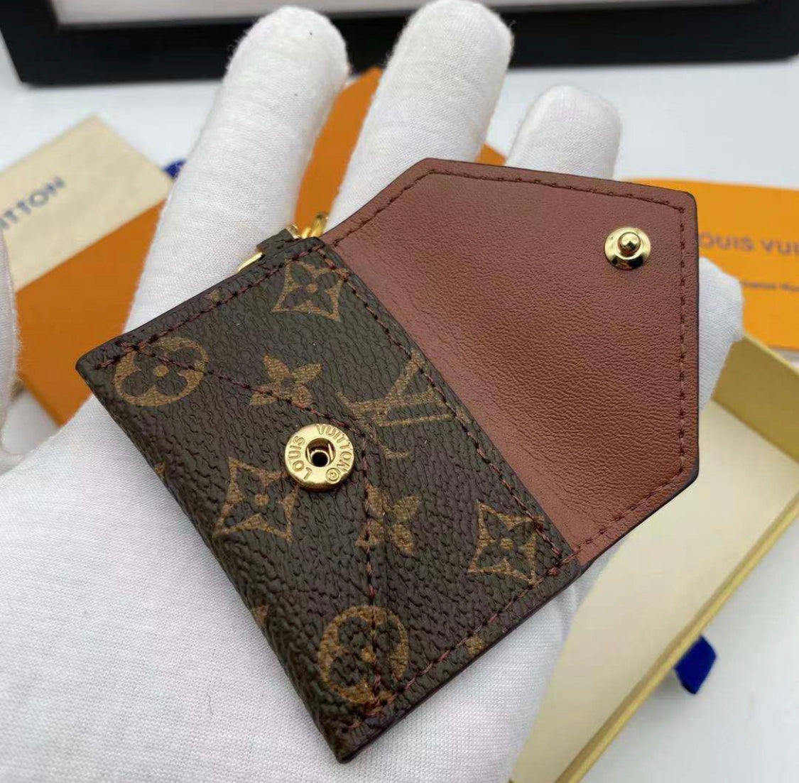 Fashionable keychains/hangings L-003