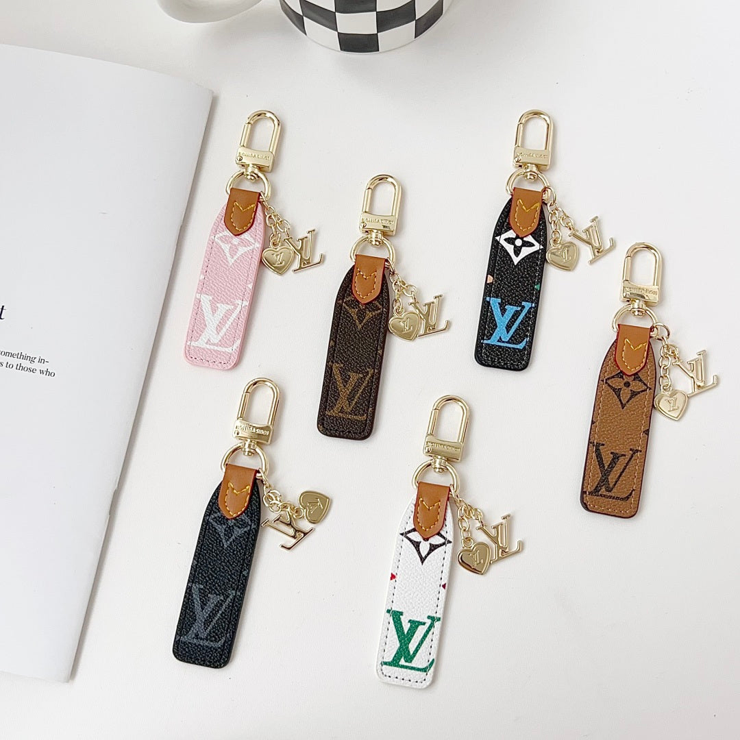 LV large flower heart pendant keychain