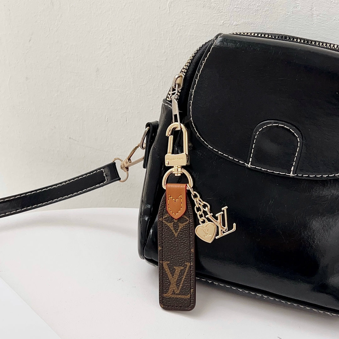 LV large flower heart pendant keychain