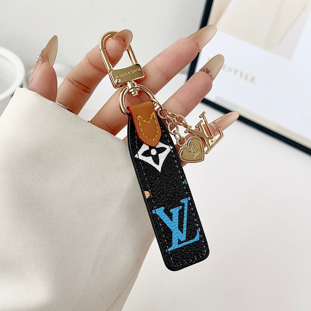 LV large flower heart pendant keychain