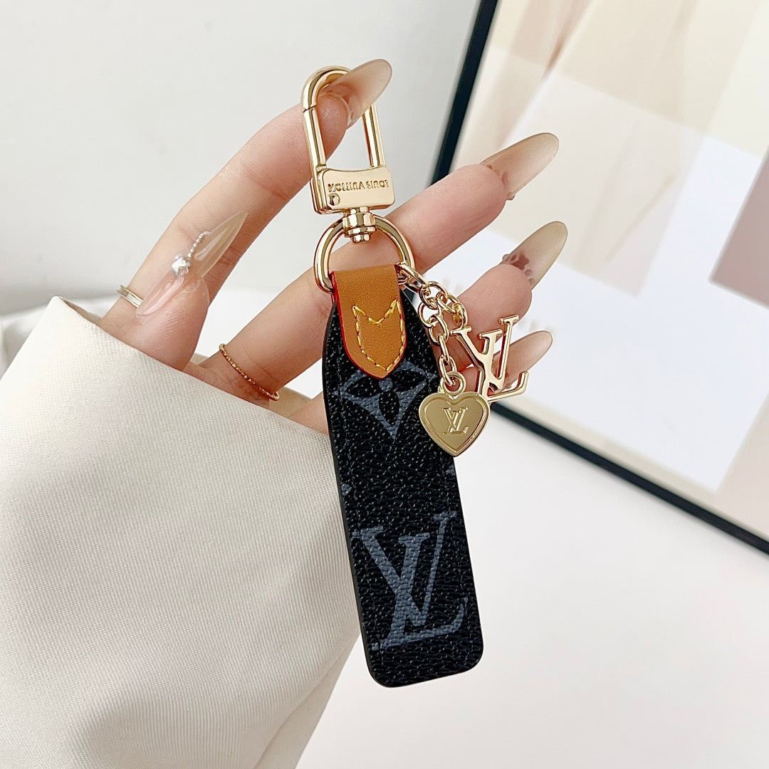 LV large flower heart pendant keychain